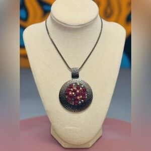 0168 Round Pendant Necklace